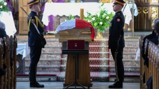 Msza święta żałobna w intencji posła Lewicy Łukasza Litewki w kościele parafii rzymskokatolickiej pw. św. Joachima w Sosnowcu. Fot. PAP/Łukasz Gągulski