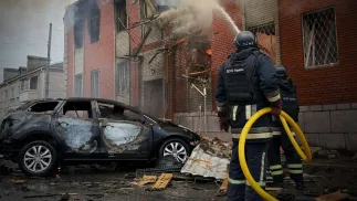 Chersoń, położony nad Dnieprem, jest bardzo często ostrzeliwany przez siły rosyjskie okupujące tereny na drugim brzegu rzeki. Fot. X/DSNS.GOV.UA (zdjęcie ilustracyjne)