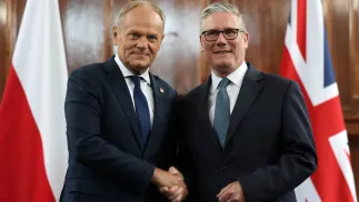 Keir Starmer (P) i Donald Tusk (P). Fot. EPA/ANDY RAIN / POOL