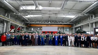 Szef MON: 29 umów wartych 78 mld zł w jeden dzień to rekord w historii modernizacji wojska. Fot. MON/X