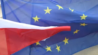 Flagi Polski i UE. Zdj. Ilustracyjne. Fot. PAP/Piotr Polak.