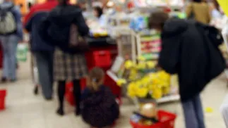 Spożycie żywności wysokoprzetworzonej stale się zwiększa. Fot. PAP/	Radek Pietruszka