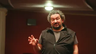Reżyser Vlad Troicki, podczas próby medialnej spektaklu "Ukraiński Dekameron"  w Teatrze Polskim. 2016 r. Fot. PAP/Rafał Guz