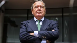 Gerhard Schroeder. Fot. PAP/EPA/OMER MESSINGER