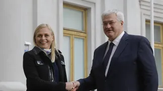 Еліна Валтонен та Андрій Сибіга, 8 січня, 2025 р. Fot. PAP/EPA/SERGEY DOLZHENKO