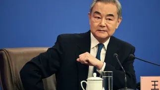 Szef chińskiej dyplomacji Wang Yi. Fot. PAP/EPA/ANDRES MARTINEZ CASARES