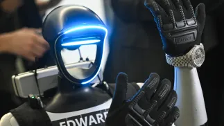 Robot humanoidalny Edward Warchocki w Sejmie. Fot. PAP/Radek Pietruszka