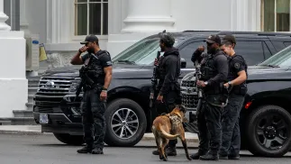 Funkcjonariusze Secret Service. Fot. PAP/ EPA/KEN CEDENO