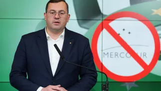 Брифінг міністра сільського господарства Польщі, на якому він  заявив, що польський уряд подасть скаргу до Суду справедливості ЄС на угоду, укладену між Європейським Союзом і країнами МЕРКОСУР. Варшава. 24.04.2026.  Fot. PAP/Paweł Supernak