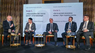 Od lewej: dr Łukasz Kamiński, prof. Natalija Starczenko, prezes Instytutu Pamięci Narodowej Karol Polejowski, prezes Ukraińskiego Instytutu Pamięci Narodowej Oleksandr Ałfiorow i dr Łukasz Adamski Fot. PAP/Darek Delmanowicz