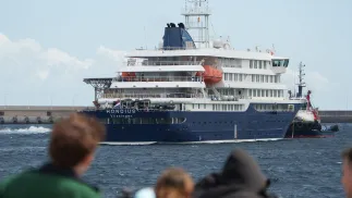 MV Hondius. Fot. PAP/EPA/RAMON DE LA ROCHA 
