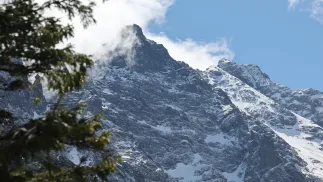 Widok z Morskiego Oka na Tatry, fot. PAP/Grzegorz Momot