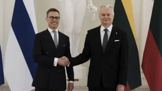 Президенти Фінляндії та Литви - Александр Стубб і Гітанас Науседа. Fot. PAP/EPA/VALDA KALNINA