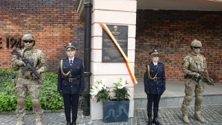 Uroczystość odsłonięcia tablicy pamiątkowej kpt. Jerzego Mindziukiewicza „Jura” przy siedzibie Związku Powstańców Warszawskich w Warszawie. Fot. PAP/Tomasz Gzell