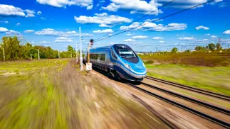 Na odcinku KDP Łódź – Wrocław przewidziano podstacje trakcyjne Pabianice, Kuźnica-Czajków i Dziadowa Kłoda. Fot. X/PKP Intercity (zdjęcie ilustracyjne)