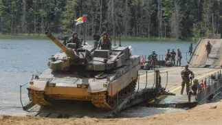 Czołg K2 Black Panther podczas ćwiczeń „Bursztynowy Obrońca 26” w Orzyszu. Fot. PAP/Tomasz Waszczuk