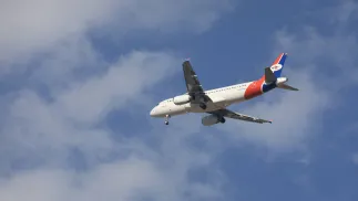 Samolot Airbus A320, zdjęcie ilustracyjne. Fot. PAP/EPA/YAHYA ARHAB