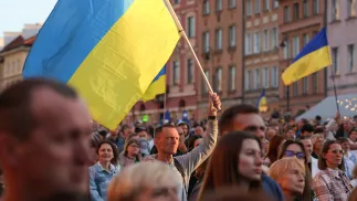 Українці на урочистих заходи з нагоди Дня Незалежності України на Замковій площі у Варшаві, 24.08.2025. Фотоілюстрація. Fot. PAP/Paweł Supernak