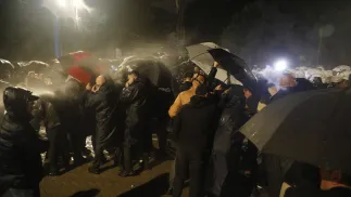Protesty w Tiranie. Fot. PAP/EPA/	MALTON DIBRA (zdjęcie ilustracyjne)