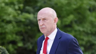 John Healey. Fot. 	PAP/EPA/TOLGA AKMEN