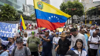 Strajki w stolicy Wenezueli - Caracas. Fot. PAP/EPA/MIGUEL GUTIERREZ