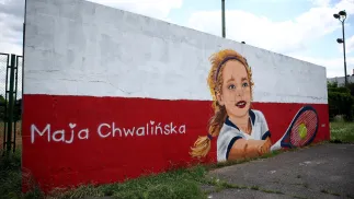 Mural z wizerunkiem Mai Chwalińskiej. Fot. PAP/Łukasz Gągulski