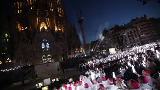 Msza została odprawiona w 100. rocznicę śmierci Antoniego Gaudiego, autora projektu bazyliki. Fot. PAP/EPA/ALBERTO ESTEVEZ
