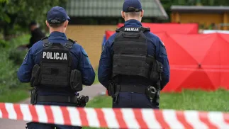  Funkcjonariusze policji w pobliżu miejsca strzelaniny przy ulicy Królowej Jadwigi w Białej Podlaskiej, fot. PAP/Wojtek Jargiło