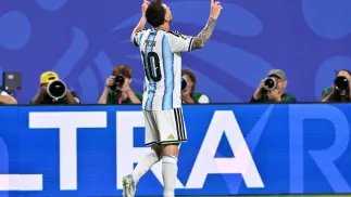Lionel Messi zdobył trzy bramki w spotkaniu Argentyny z Algierią. Fot. PAP/EPA/AMY KONTRAS