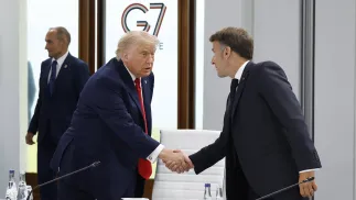 Президенти США та Франції - Дональд Трамп й Емманюель Макрон на саміті G7 в Ев'ян-ле-Бен. Fot. PAP/EPA/YOAN VALAT