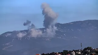 Izraelski nalot na Liban, fot. PAP/EPA/ATEF SAFADI