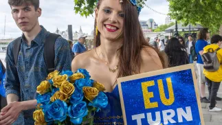Młodzi Brytyjczycy manifestują chęć powrotu do UE Fot. PAP/EPA/TAYFUN SALCI