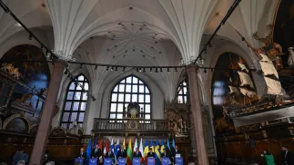  Uczestnicy konferencji prasowej w ramach spotkania liderów państw wschodniej flanki NATO w Sali Wielkiej Dworu Artusa w Gdańsku w ramach URC Fot. PAP/Adam Warżawa
