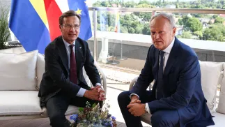 Premierzy Polski Donald Tusk (P) oraz Szwecji Ulf Kristersson (L). Fot. PAP/Piotr Matusewicz
