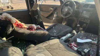 Салон автівки в Запоріжжі після російського удару. Fot. Facebook/Володимир Зеленський
