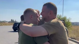 Nowy dowódca ukraińskiej armii gen. Mychajło Drapaty (z lewej)  i  gen. Wałerij Załużny  okrzyknięty przez społeczeństwo jako "bohater Ukrainy", który stawił czoła rosyjskiemu agresorowi. Fot. FB/Валерій Залужний﻿