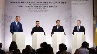 Od lewej kanclerz Niemiec Friedrich Merz, prezydent Ukrainy Wołodymyr Zełenski, prezydent Francji Emmanuel Macron i premier Wielkiej Brytani Keir Starmer. Fot. PAP/EPA/TERESA SUAREZ / POOL