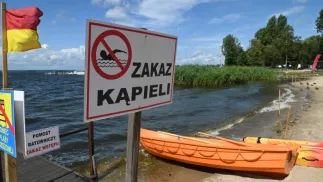 Zamknięte kąpielisko. Fot. PAP/Marcin Bielecki