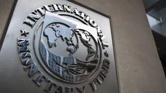 Логотип Міжнародного валютного фонду (МВФ). Fot. PAP/EPA/JIM LO SCALZO