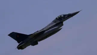 Румунський F-16. Fot. PAP/EPA/ROBERT GHEMENT