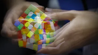 Speedcubing. Fot. PAP/EPA/Villar Lopez