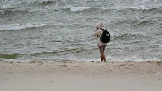 Porywisty wiatr nad Bałtykiem Fot. PAP/Marcin Bielecki