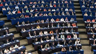  Europosłowie na sali obrad Parlamentu Europejskiego w Strasburgu. Fot. PAP/	Wiktor Dąbkowski