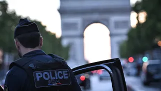 Policja w Paryżu, fot. PAP/EPA/FIRAS ABDULLAH