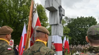 Uroczystość przy stołecznym Pomniku Ofiar Ludobójstwa dokonanego przez nacjonalistów ukraińskich na obywatelach II Rzeczypospolitej Polskiej. Fot. PAP/Piotr Nowak