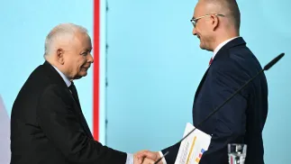 Prezes Prawa i Sprawiedliwości Jarosław Kaczyński oraz lider Bezpartyjnych Samorządowców Marek Woch. Fot. PAP/Radek Pietruszka