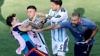 Gavi (z lewej|), Nahuel Molina (w środku) i Leandro Paredes fot. PAP/EPA/RONALD WITTEK
