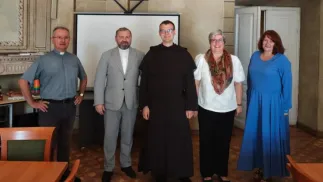 Brat Grzegorz Gaweł (w środku) na zdjęciu z 2025 r. Fot. Facebook/karmelici.pl