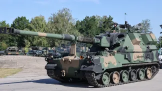 Polskie armatohaubice Krab, które zdobyły uznanie ukraińskich artylerzystów. PAP/Albert Zawada