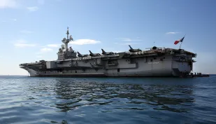 Francuski lotniskowiec Charles de Gaulle Fot. PAP/EPA/ORESTIS PANAGIOTOU